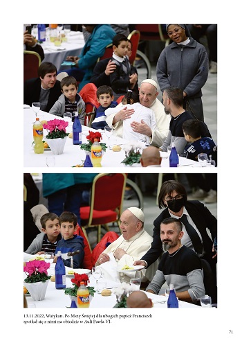 Fotografia na s. 71 albumu "Franciszek. Jakim chcemy go zapamiętać"